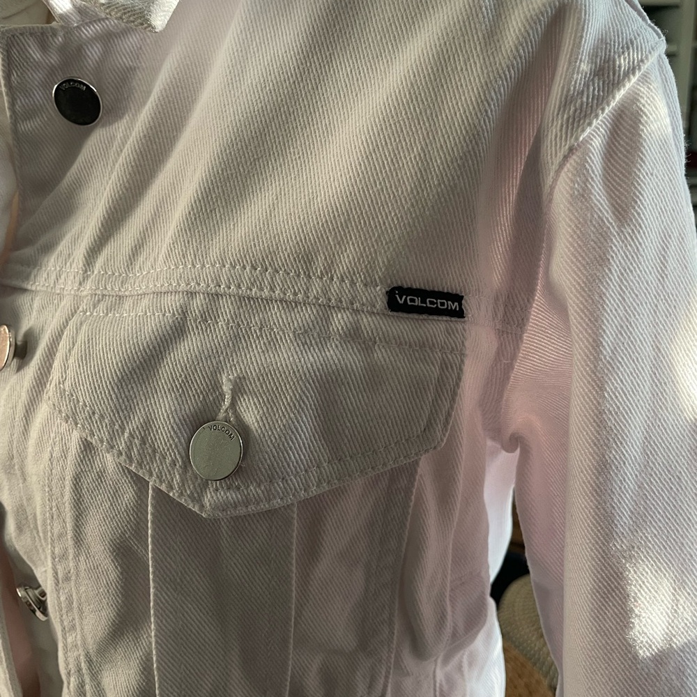 White Volcom Cropped Jean Jacket - Picture 5 of 9